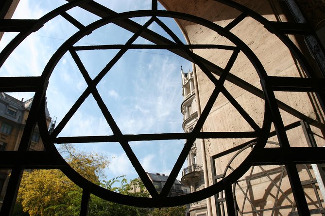 Budapest Jewish Heritage Memorial Walking Tour & Synagogue Entry - Essential or Grand Tour?
