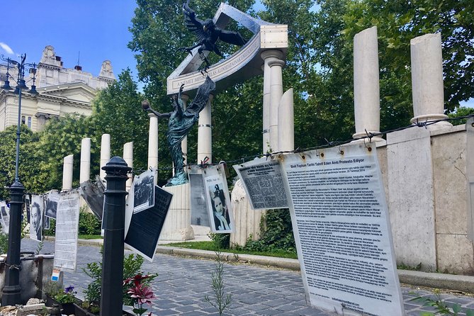 Budapest Jewish Heritage: Synagogues, Shoes, Secrets & Flódni - The former ghetto and the surviving wall