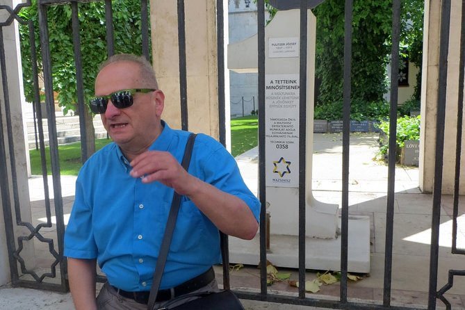 Budapest Jewish Heritage: Synagogues, Shoes, Secrets & Flódni - Rumbach Street Synagogue and the city’s Jewish divisions