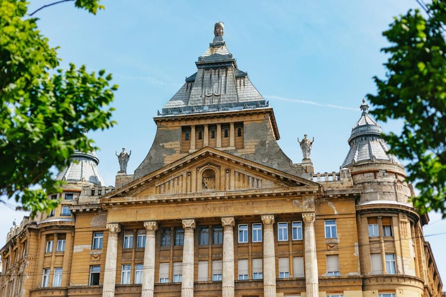 Budapest: Jewish History Guided Walking Tour with Historian - Starting at Erzsébet Square