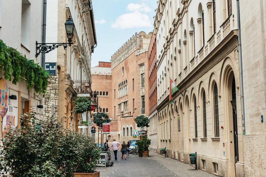 Budapest: Jewish History Guided Walking Tour with Historian - Why the 7th District needs context