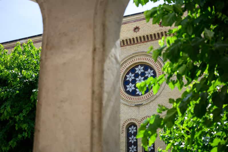 Budapest: Jewish History with Local Guide & Synagogue Ticket - Timing, language, and physical demands