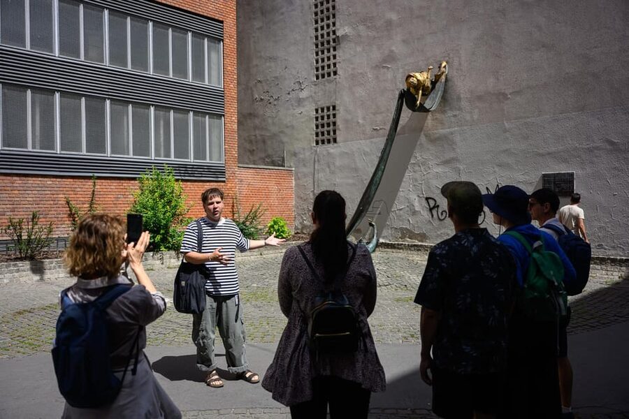Budapest: Jewish History with Local Guide & Synagogue Ticket - Starting at Dohány Street Synagogue