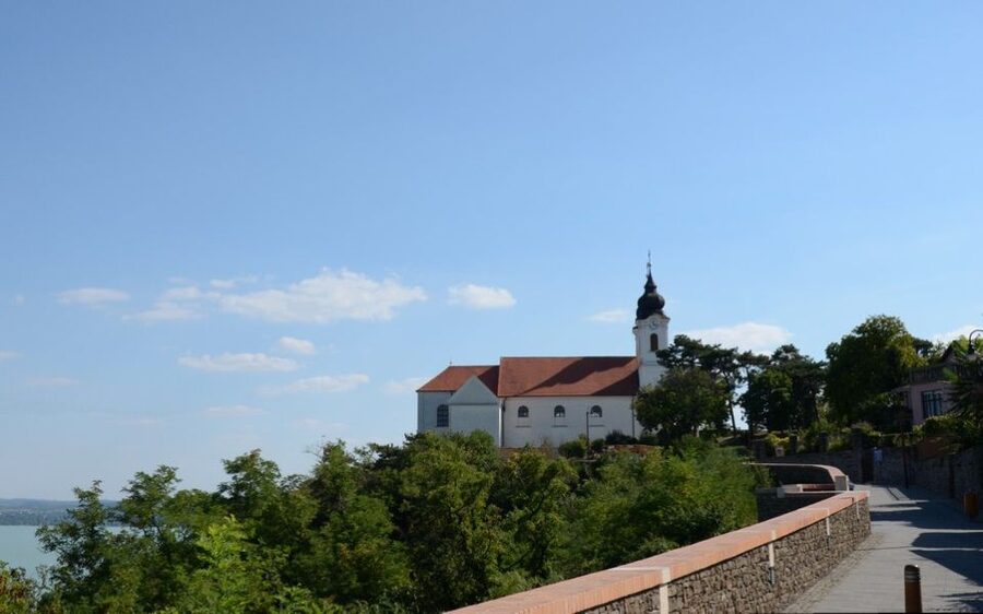 Budapest: Lake Balaton and Herend Full-Day Private Tour - Leaving Budapest for Herend