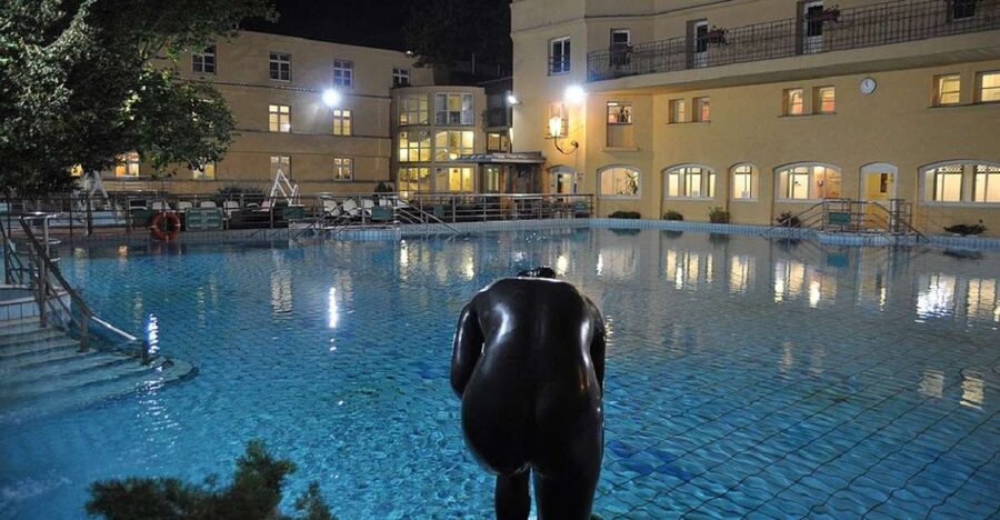 Budapest: Lukács Thermal Bath Full-Day Spa Ticket - Traditional treatments and massage extras
