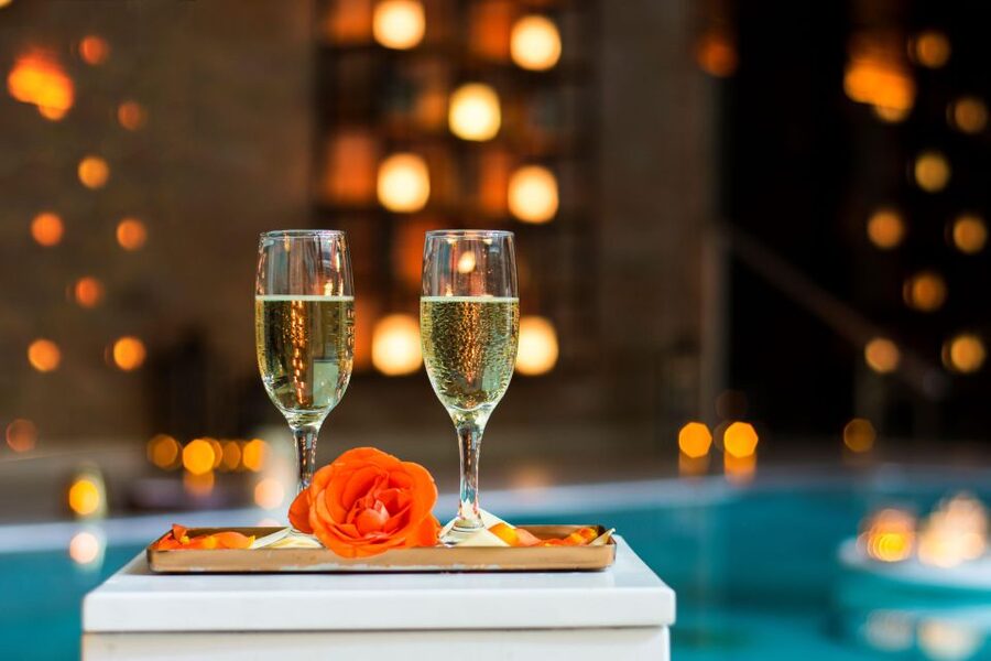 Budapest: Mandala Day Spa & Luxury Pool Experience - The pool circuit: hot, cool, and pleasantly unhurried