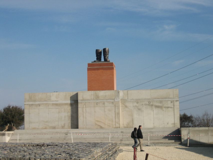 Budapest: Memento Park and Icons of Communism Guided Tour - The return ride and extra Budapest views