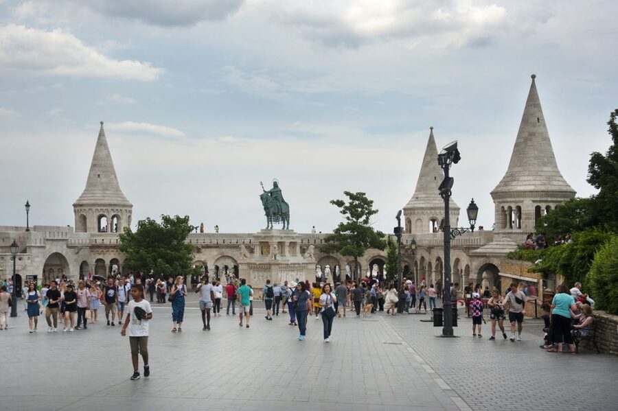 Budapest: Multilingual Highlights Tour - Crossing the Danube by public transport
