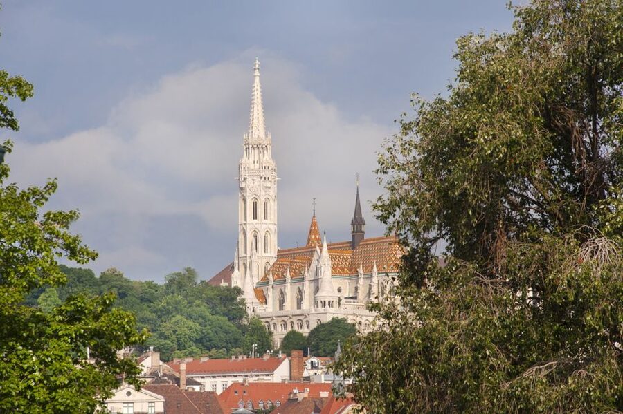 Budapest: Multilingual Highlights Tour - Buda Castle reveals a different Budapest