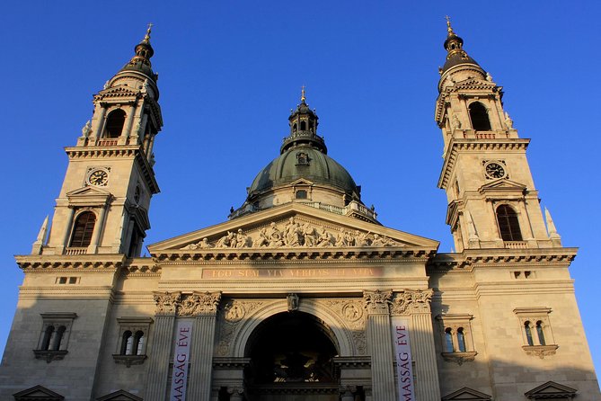 Budapest: Night Walking Tour with Danube River Cruise - Chain Bridge and the Route to the River