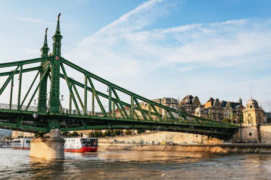 Budapest: Nighttime or Daytime Sightseeing Cruise - What the boat is like onboard