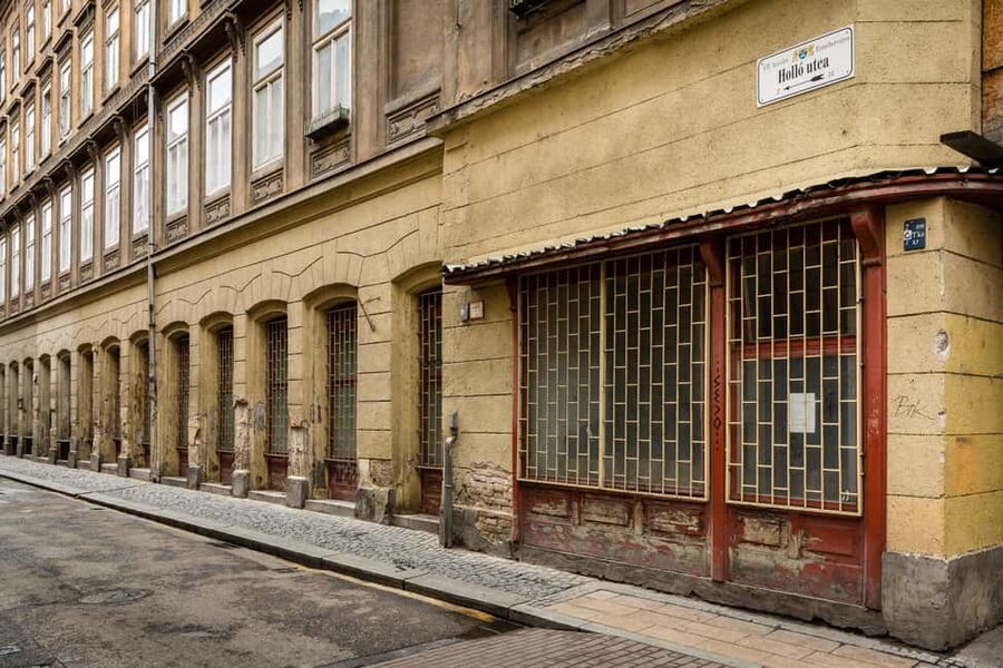 Budapest Old Jewish Quarter History Private Walking Tour - The Old Jewish Quarter in two hours