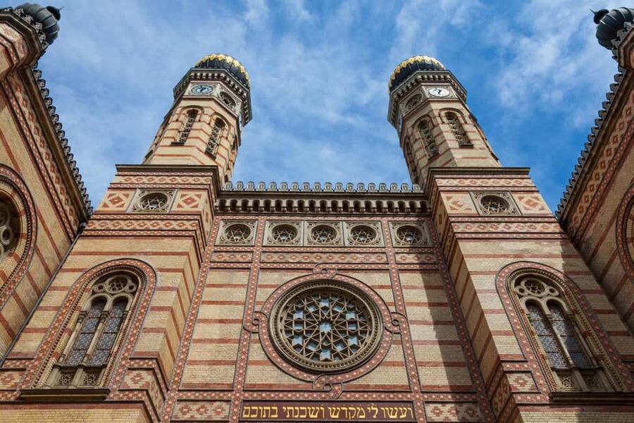 Budapest Old Jewish Quarter History Private Walking Tour - Rumbach Street Synagogue and the beauty of Moorish design