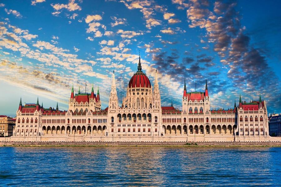 Budapest Old Town and Top Attractions Private Walking Tour - Liberty Square and Hungary’s difficult 20th century