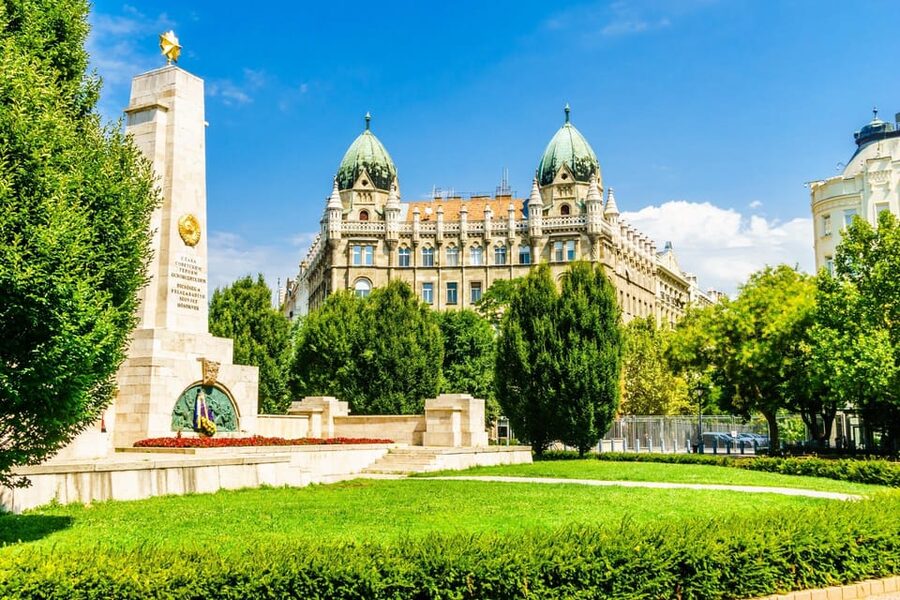 Budapest Old Town and Top Attractions Private Walking Tour - Booking details worth keeping in mind