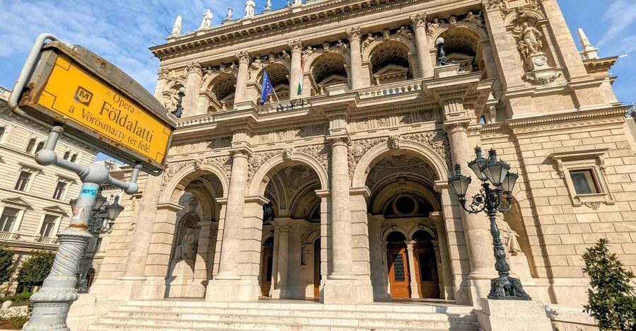 Budapest: Opera House Guided Tour - Entering Budapest’s Hungarian State Opera House