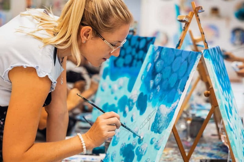 Budapest: Paint and sip experience - A creative afternoon in central Budapest