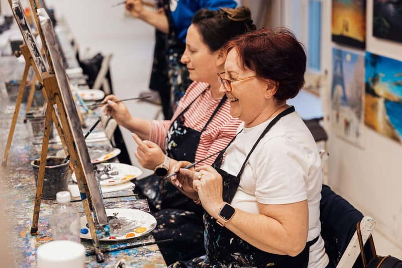 Budapest: Paint and sip experience - Why beginners should feel comfortable