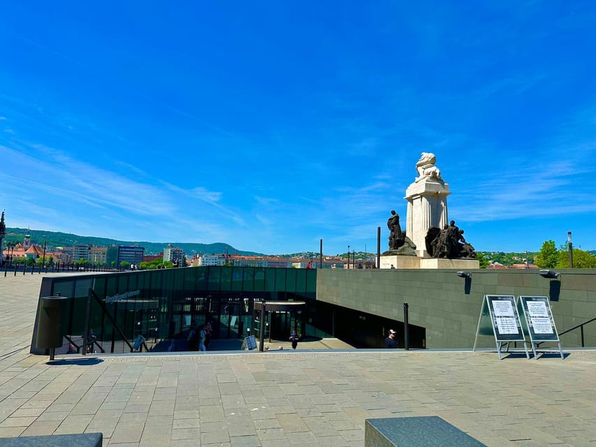 Budapest: Parliament Building Entry Ticket and Audio Guide - Practical tips for a smoother visit