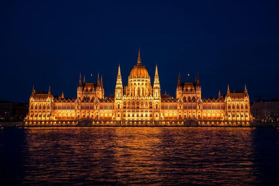Budapest: Parliament Building Entry Ticket and Audio Guide - Why the Hungarian Parliament deserves an inside visit