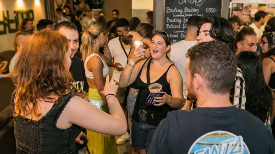 Budapest: Party District Bar-Hop with 2hr Unlimited Drinks - A route shaped by the group