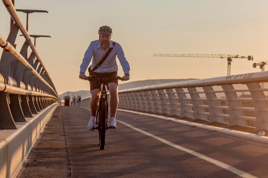 Budapest: Premium E-Bike Rental - Picking up your e-bike near Deák Ferenc tér