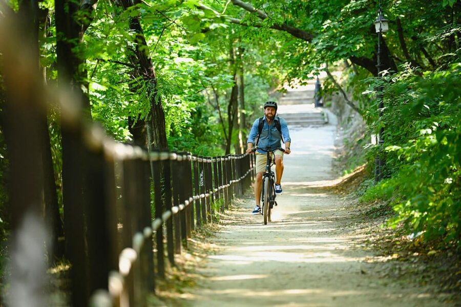 Budapest: Premium E-Bike Rental - Weather, clothing, and basic rules