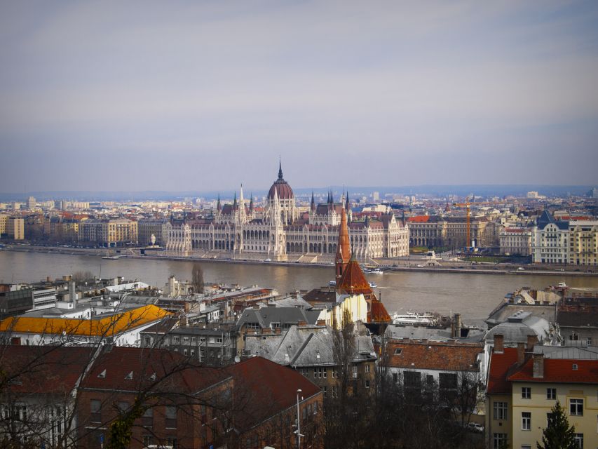 Budapest: Private 3-hour Guided City Tour by Bus - Who should book this Budapest tour?