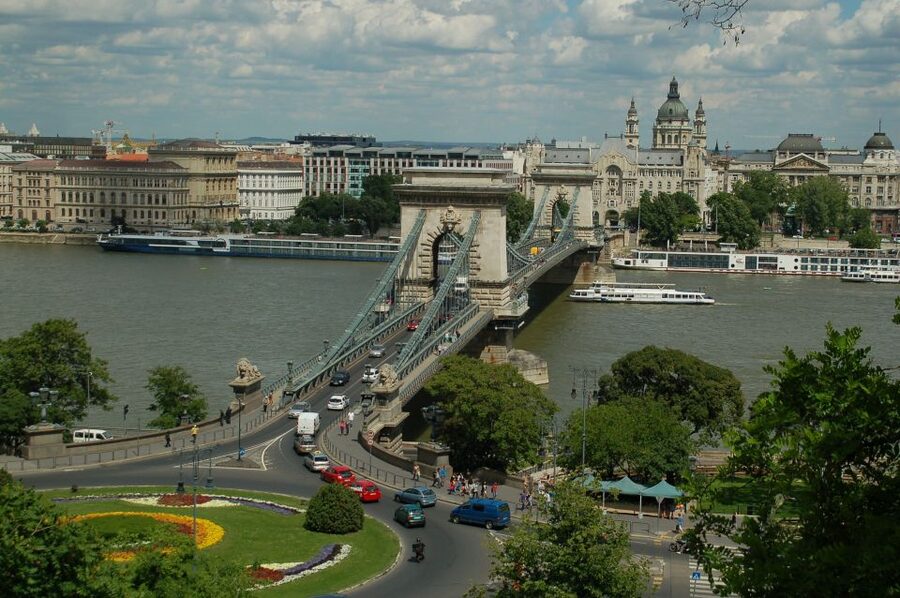 Budapest: Private 3-hour Guided City Tour by Bus - Why this three-hour route works for a first look