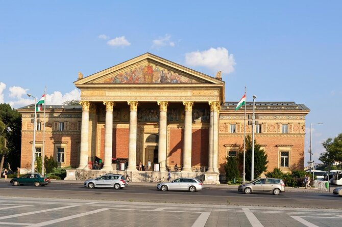 Budapest Private 4 Hour City Tour Experience with a car / van - Key points to know before booking