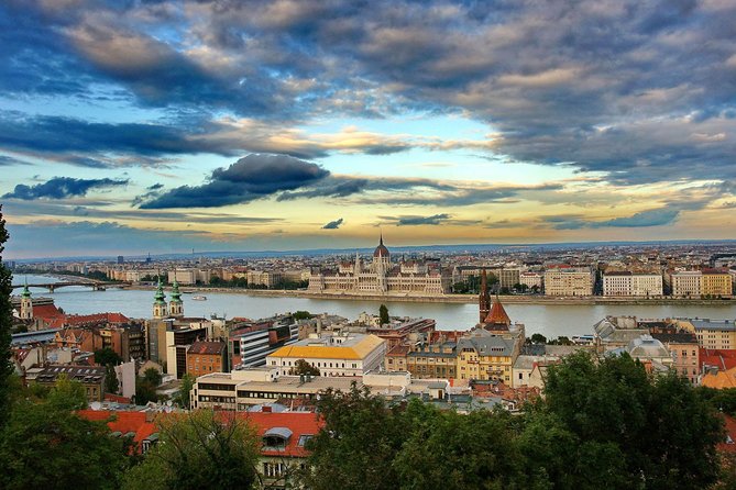 Budapest Private 4 Hour City Tour Experience with a car / van - The Market Hall, Jewish Quarter, and New York Palace