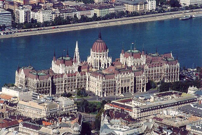 Budapest Private City Tour by car in 4 hours - Andrássy Avenue and the Hungarian State Opera House