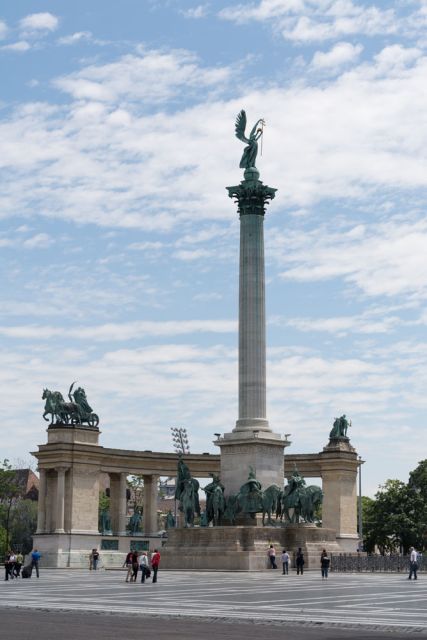 Budapest: Private City Tuk-Tuk Tour & Boat Cruise - Key points to know before booking