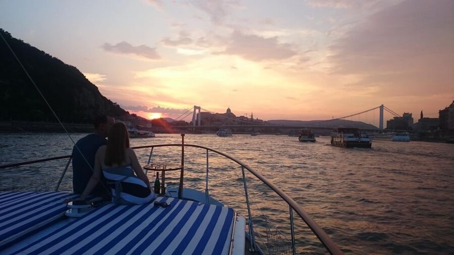 Budapest: Private Danube Yacht Cruise with Welcome Drink - Welcome drink, dining, and onboard comfort