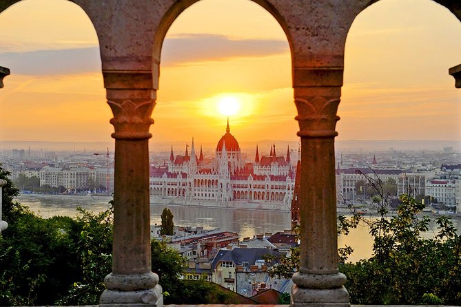Budapest Private Full Day City Tour with a comfortable air -conditioned car - Markets, the Jewish quarter, and old Roman Budapest