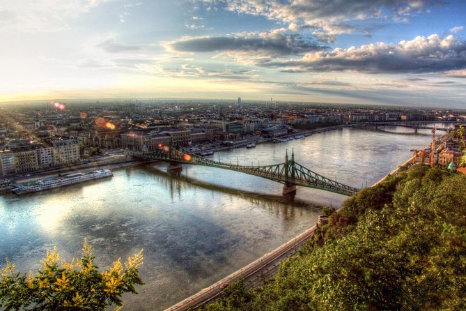 Budapest Private Full Day City Tour with a comfortable air -conditioned car - Castle Hill, Matthias Church, and Fisherman’s Bastion