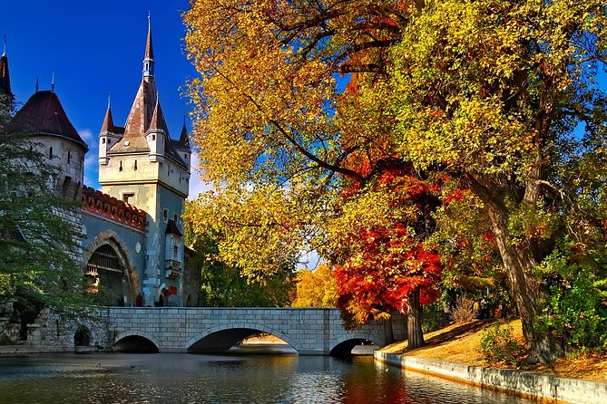 Budapest Private Luxury Sightseeing Tour with Guide and Transport - Trinity Square, Matthias Church, and Fisherman’s Bastion