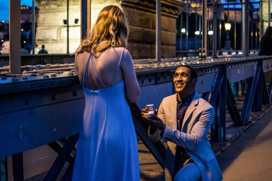 Budapest: Proposal Photos at enchanting Fisherman's Bastion - How the 60-minute session unfolds