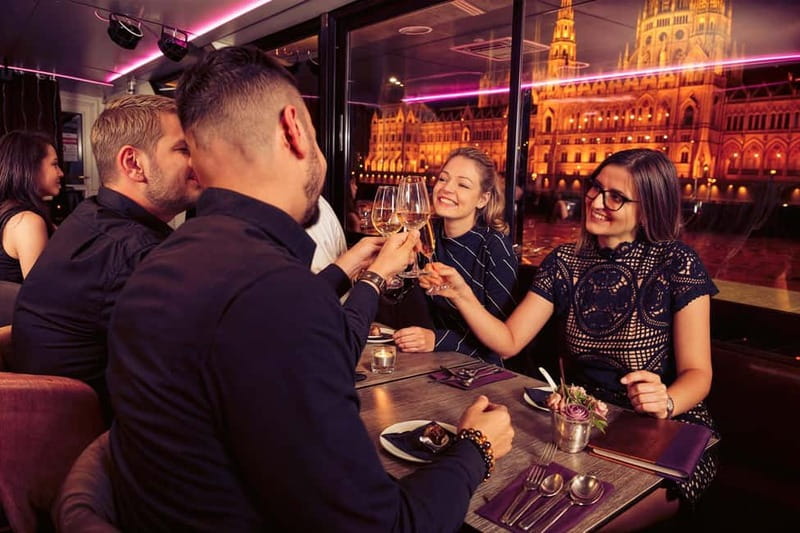 Budapest: Prosecco Dinner Cruise with Live Music - Window seats, photographs, and the best place to sit