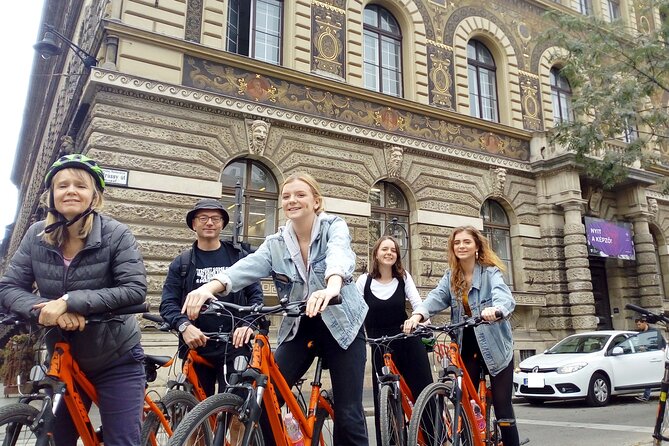 Budapest relaxed bicycle tour at sunset - Riding the car-free Danube waterfront