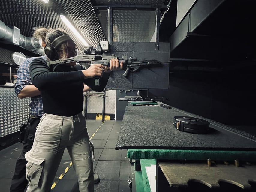 Budapest: Shooting Experience for Couples, The Perfect Date - Why the indoor setting helps your Budapest plans