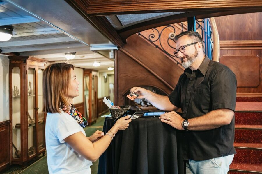 Budapest: Sightseeing Cruise on the Danube - Choosing noon, 7:00 p.m., or 10:00 p.m.