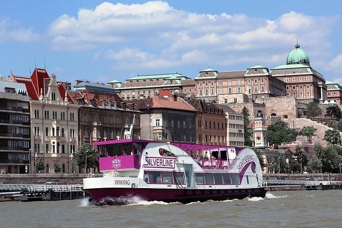 Budapest Sightseeing with Drink Included - The included drink and onboard service