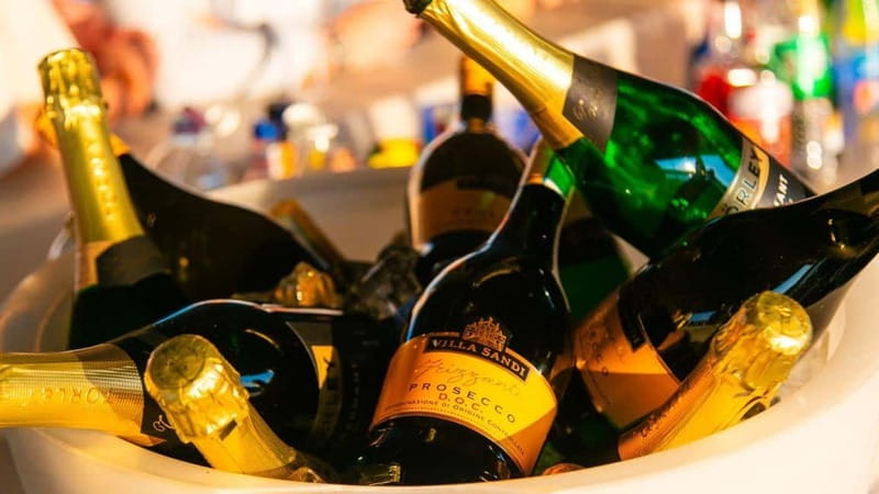 Budapest: Sip and Sail River Cruise with Unlimited Prosecco - What this Danube cruise is really like