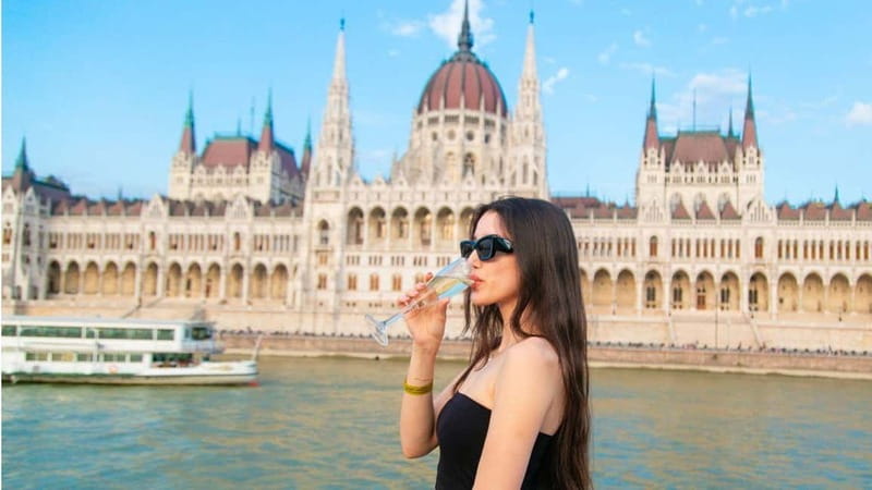 Budapest: Sip and Sail River Cruise with Unlimited Prosecco - The first landmarks: Parliament, Margaret Bridge, and Margaret Island