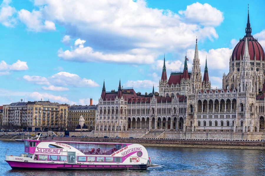 Budapest: Skyline Sightseeing Cruise with Parliament View - Parliament, Budapest’s star river view