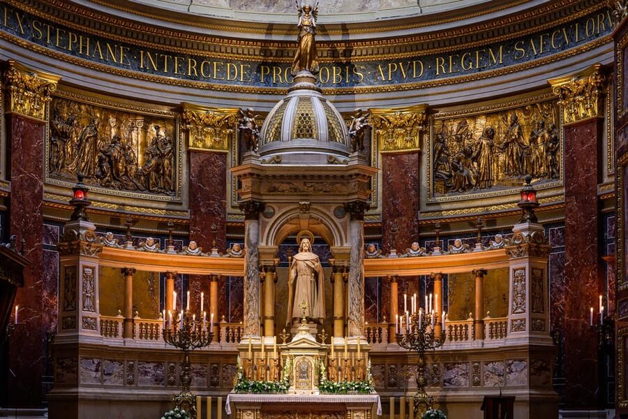 Budapest: St. Stephen's Basilica Entry with Terrace Option - Finding St. Stephen’s mummified right hand