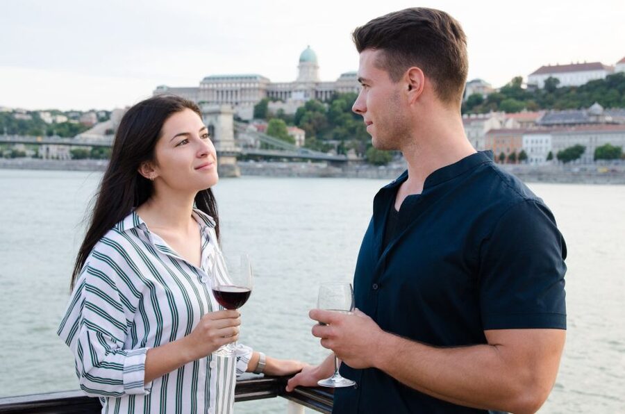 Budapest: Summer Brunch & Cruise with Prosecco or Cake - Parliament, bridges, and the Buda hills