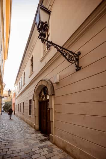 Budapest: The WWII Siege of Buda Castle & Bomb Shelter Tour - What $24 buys you