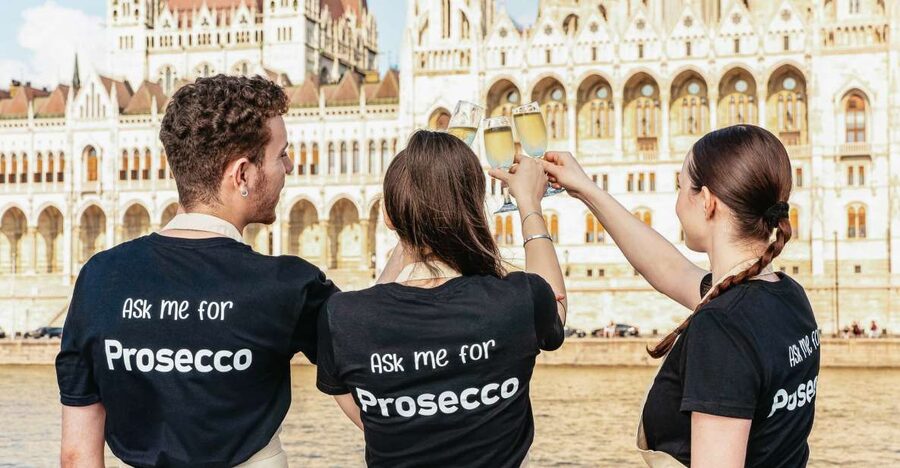 Budapest: Unlimited Prosecco, Beer and Aperol Spritz Cruise - Sunset, city lights and the 9 p.m. choice